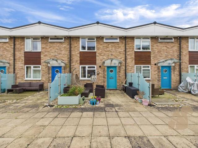 Flat for sale in Chelmsford, Essex
