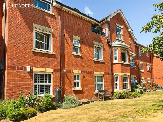 Flat for sale in Barbourne, Worcestershire