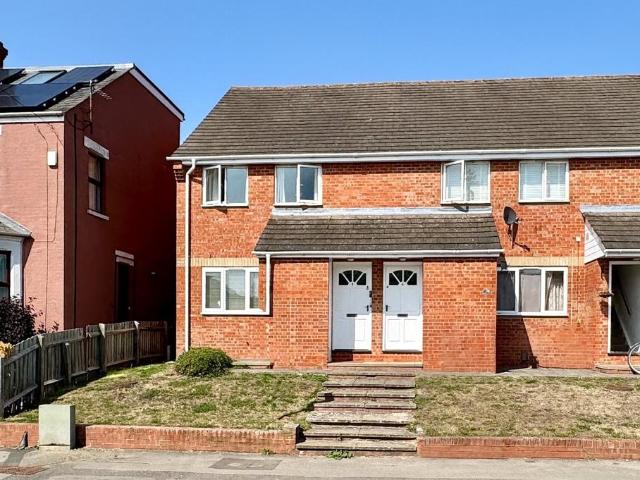 Flat for sale in The Slade, Oxfordshire