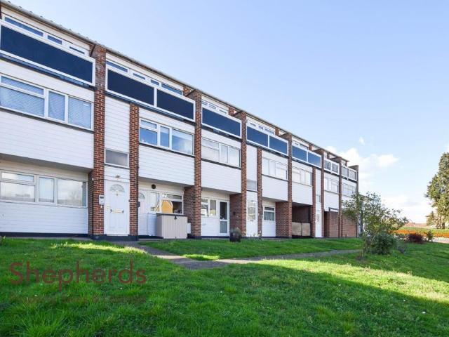Flat for sale in Broxbourne, Hertfordshire