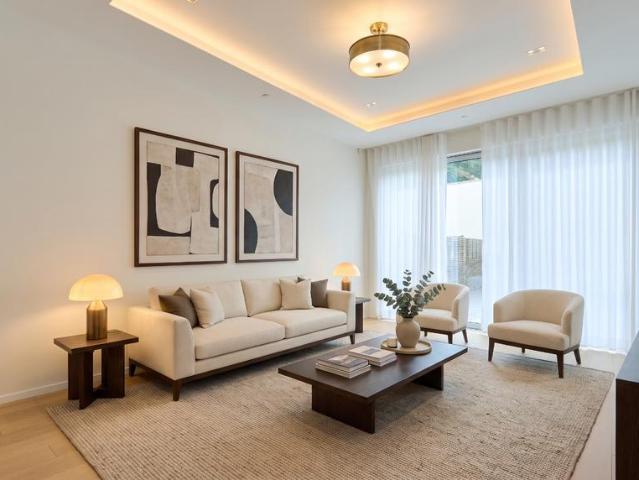Flat for sale in West Kensington, Greater London