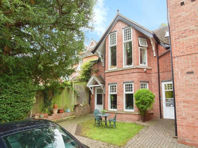 Flat for sale in Wake Green, West Midlands