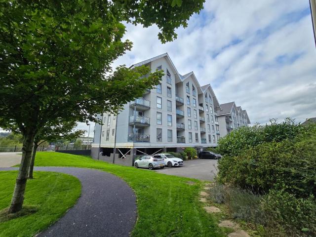 Flat for sale in Nangreaves, Wales