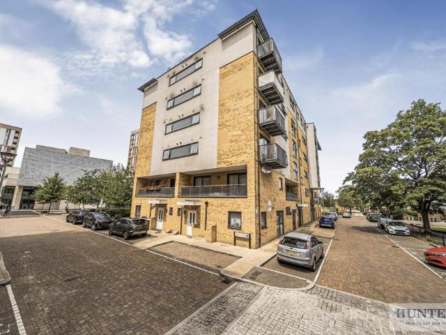 Flat for sale in Greater London