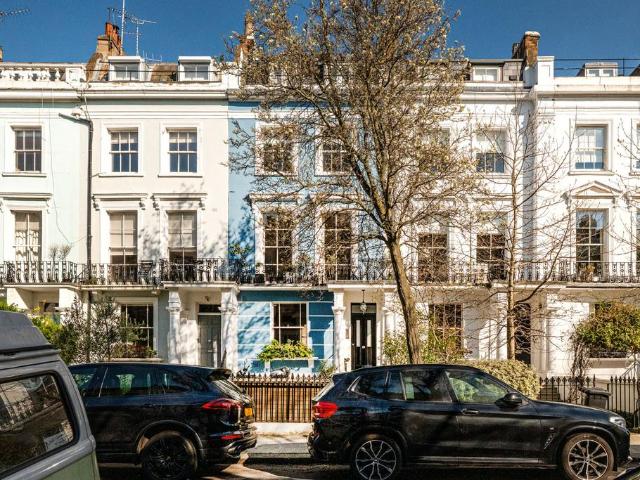 Flat for sale in Kensal Town, Bayswater