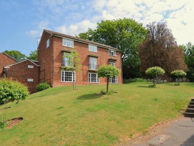 Flat for sale in Hatfield, Fretherne