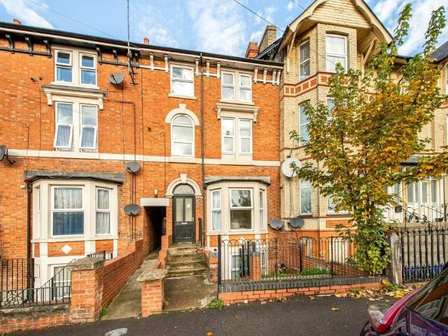 Flat for sale in Evershot, Oxfordshire