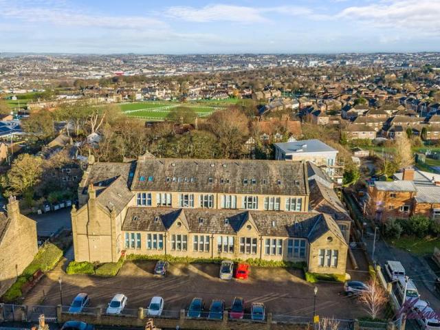 Flat for sale in Broad Folds, Clayton