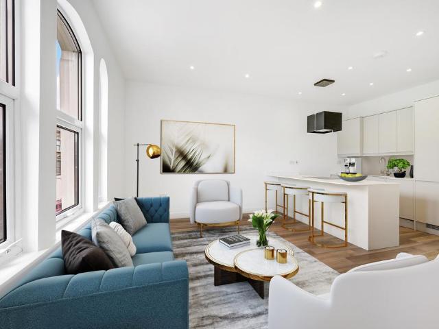 Flat for sale in London Borough of Ealing, Greater London
