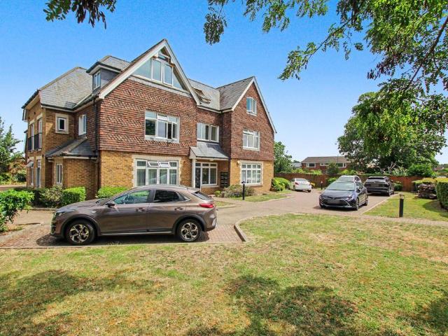 Flat for sale in Coldblow, Greater London