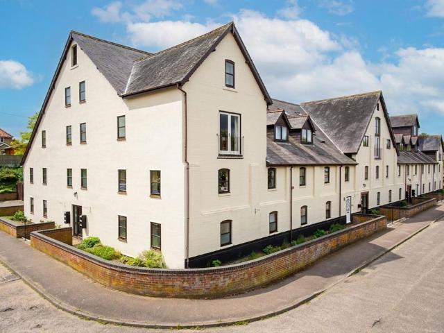 Flat for sale in Eastbridge, Suffolk