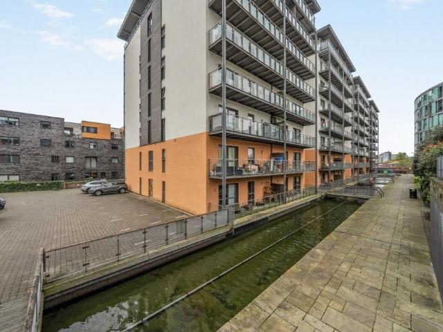 Flat for sale in Ardwick, Manchester