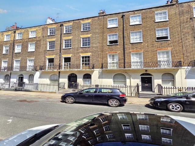 Flat for sale in Marylebone, Greater London
