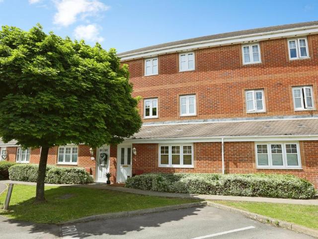 Flat for sale in Eastleigh, Helford
