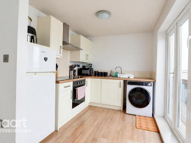 Flat for sale in Ortongate Centre, Peterborough