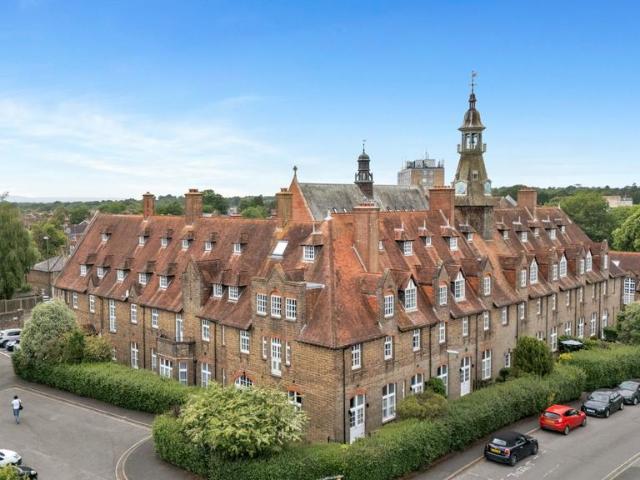 Flat for sale in Perryfields, West Sussex