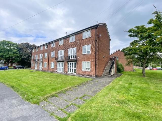 Flat for sale in Woodley, Greater Manchester