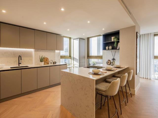 Flat for sale in Isle Of Dogs, Greater London