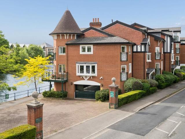 Flat for sale in Fishery, Maidenhead