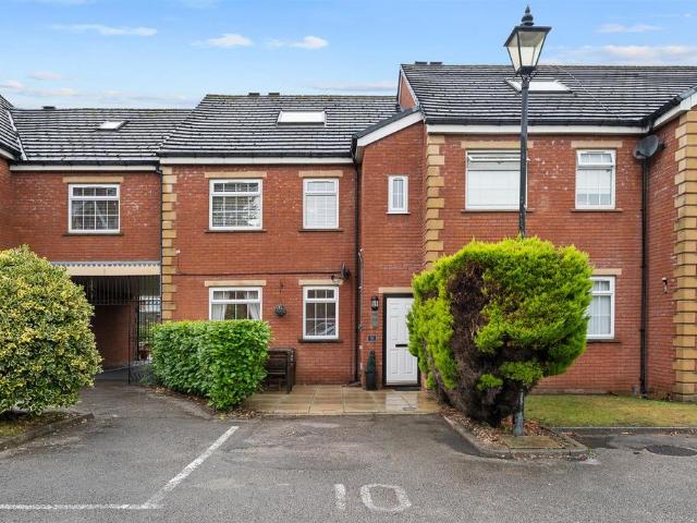 Flat for sale in Kennessee Green, Maghull