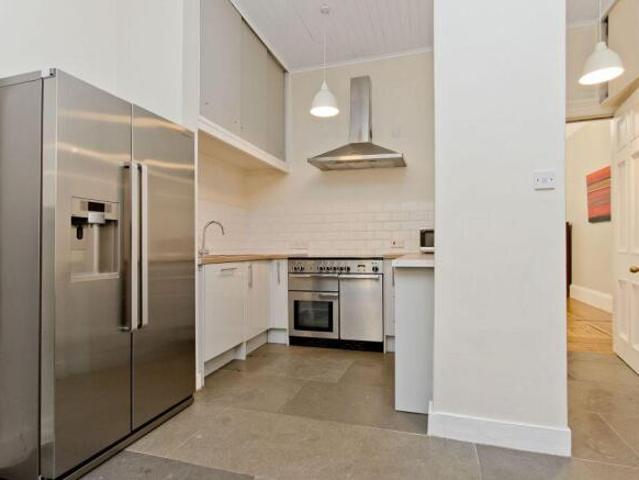 Apartment for sale in Murrayfield, Scotland