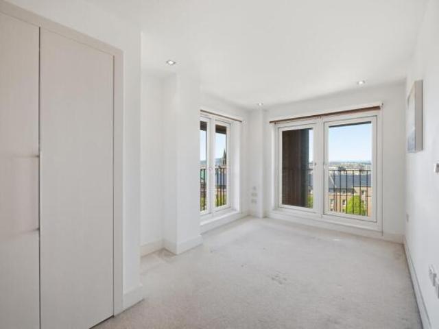 Maisonette for sale in Fountainbridge, Scotland