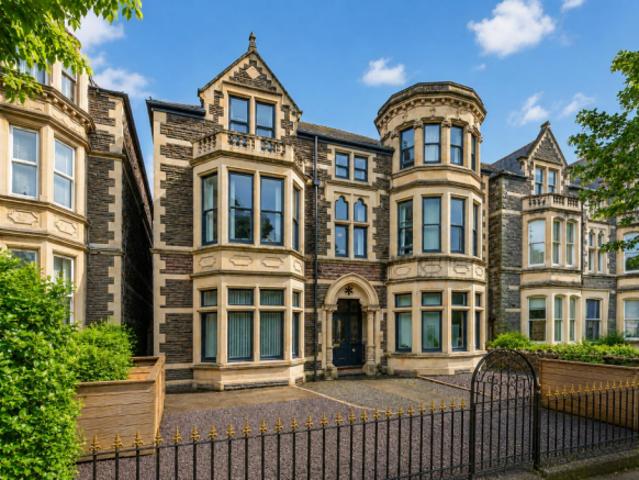 Apartment for sale in Falcon Lodge, Wales