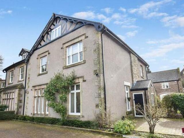 House for sale in Charlesworth, East Midlands