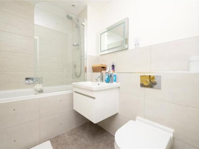Apartment for sale in Five Acres, Hertfordshire