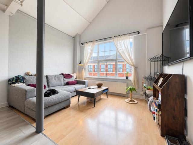 Apartment for sale in Abington, Northampton