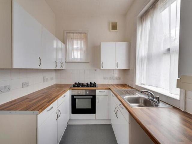 Apartment for sale in Mapesbury, Greater London