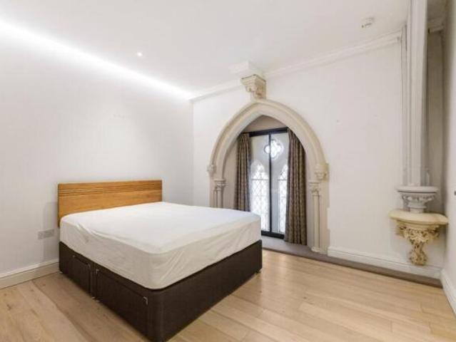 Apartment for sale in The Close, Winchester