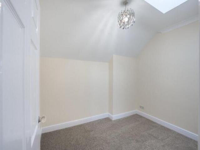 Apartment for sale in Upton Park, Greater London