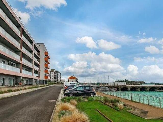 House for sale in Follaton, Strode