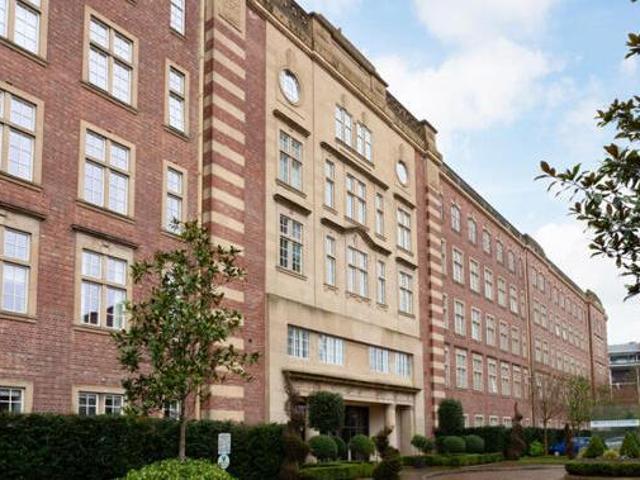 House for sale in South Bank, York