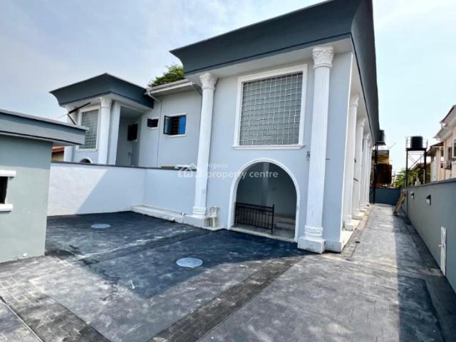 Flat for rent in Eti Osa, Lagos