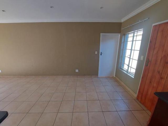 House for rent in Waterkloof, Gauteng