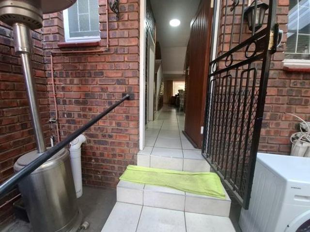 House for rent in Waterkloof, Gauteng