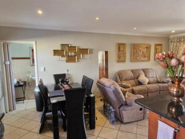 House for rent in Waterkloof, Gauteng