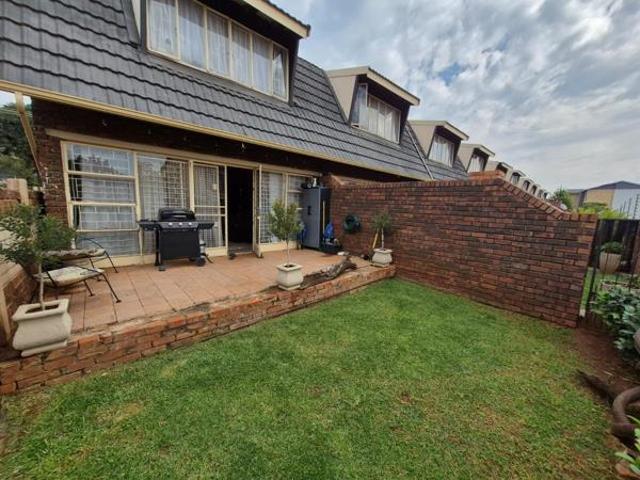 House for rent in Waterkloof, Gauteng