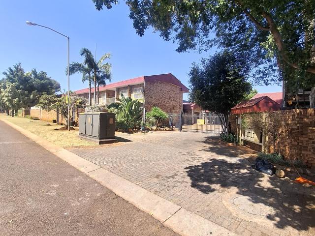 House for rent in Waterkloof, Gauteng