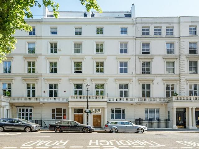 Flat for rent in Bayswater, Greater London