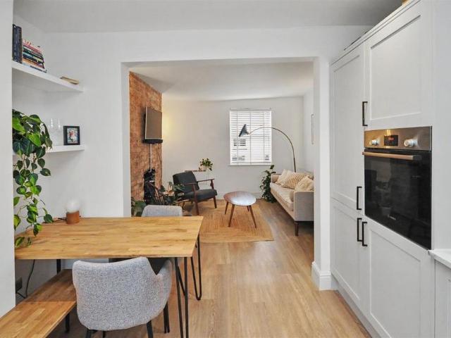 House for rent in Sydenham, Warwick