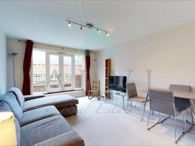 Flat for rent in St. John's Wood, Greater London