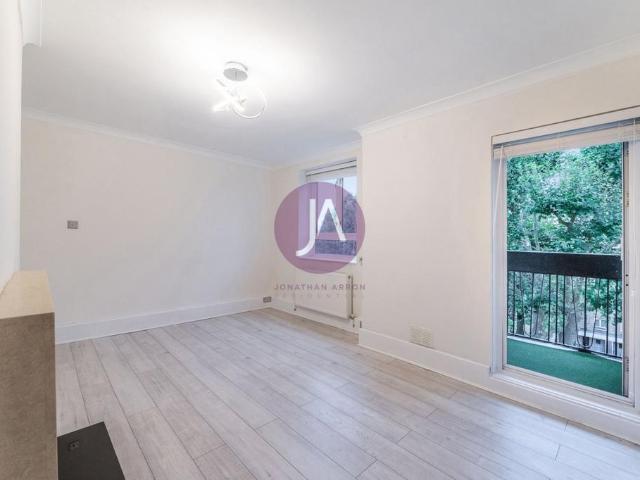 Flat for rent in South Hampstead, Greater London