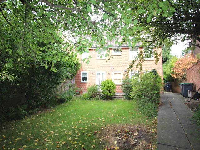 Flat for rent in Surbiton, Greater London