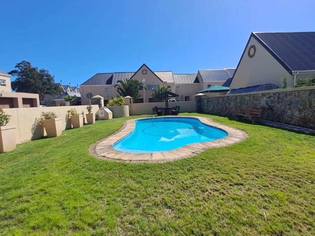 Apartment for rent in Gordon's Bay, Western Cape