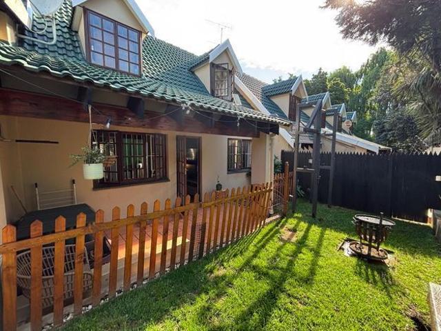 House for rent in Johannesburg Ward 126, Roodepoort