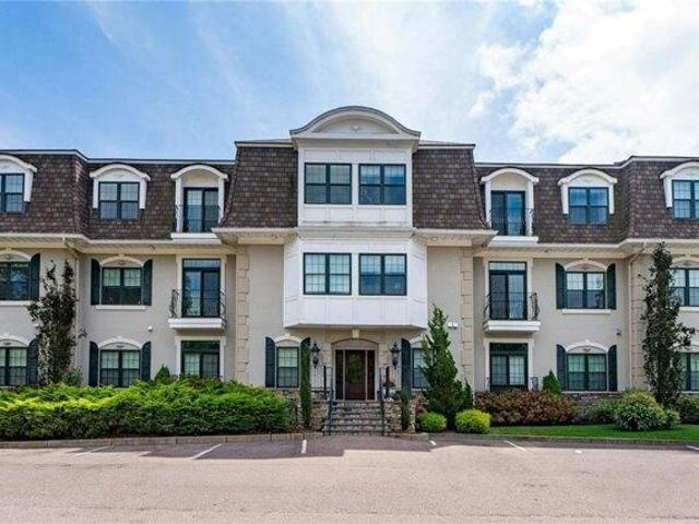 Condo for sale in East Greenwich, Rhode Island