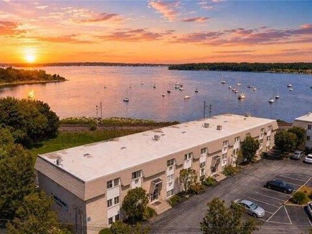 Condo for sale in Warwick, Rhode Island